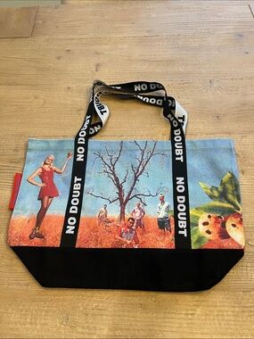 No Doubt Graphic Canvas Tote in Multicolor and Black